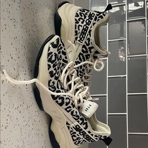 Steve Madden Black and Cream Patterned Sneakers